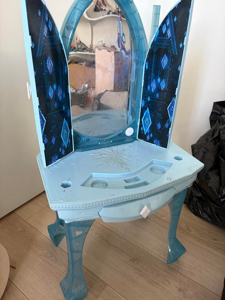 Frozen make-up tafel en spiegel met geluid, Ophalen, Gebruikt, Meisje