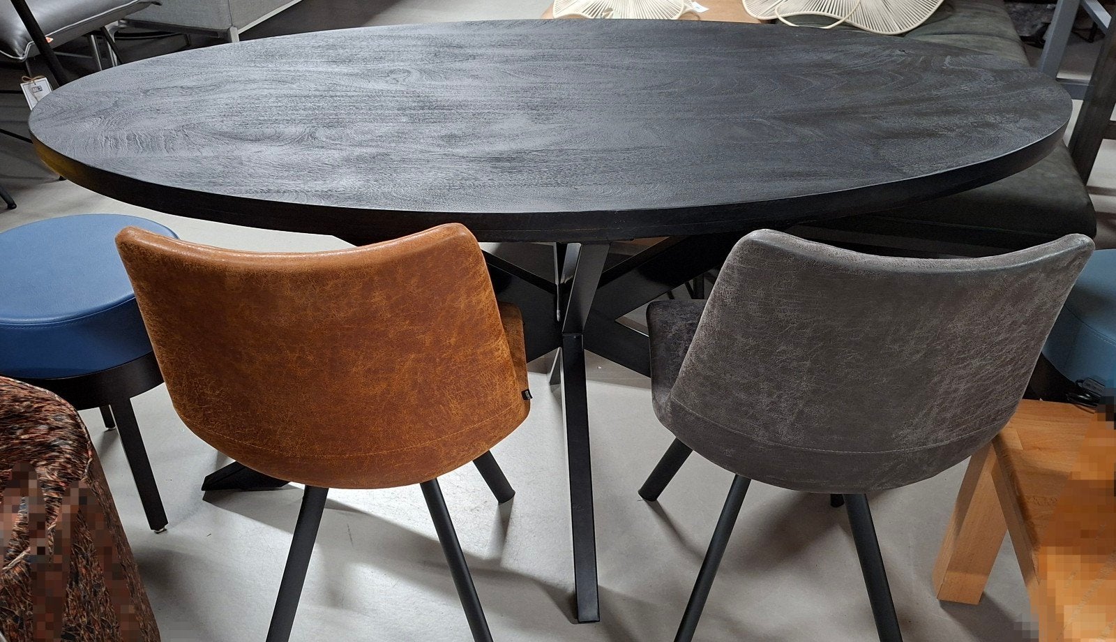 NIEUWE Ovale eettafel zwart met spinpoot, Huis en Inrichting, Tafels | Eettafels, Nieuw, 50 tot 100 cm, Modern industrieel, 150 tot 200 cm