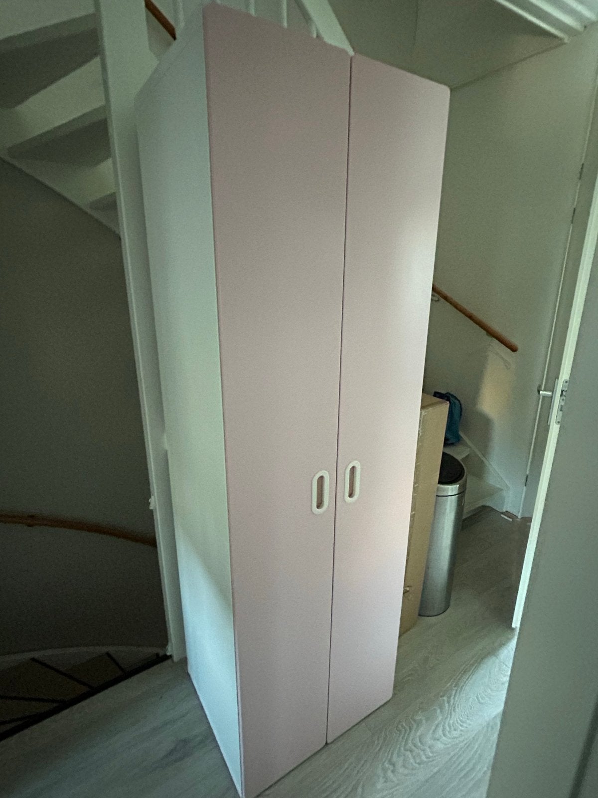 IKEA Kinderkast met oud roze deuren, lades en hangruimte, Kinderen en Baby's, Kinderkamer | Commodes en Kasten, Ophalen, 105 cm of meer