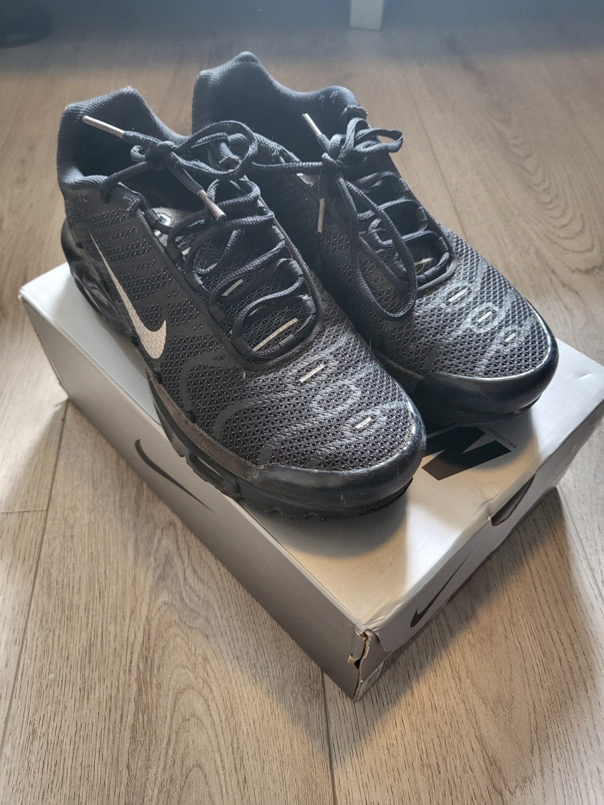 Nike Air Max Plus TN - Zo goed als nieuw - Maat 45, Kleding | Heren, Zwart, Nike, Ophalen of Verzenden, Sneakers of Gympen