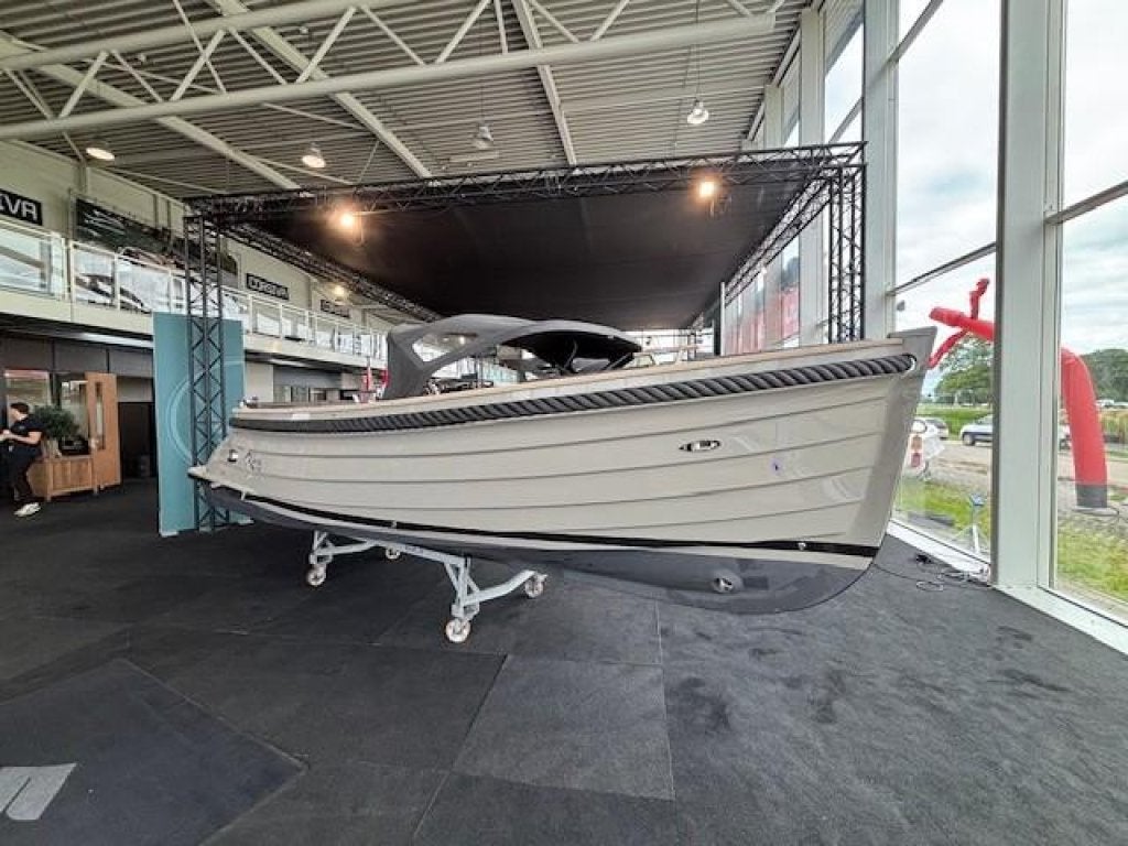 Waterspoor 646 + 100 pk Suzuki DIRECT LEVERBAAR, 3 m, Tender, Waterspoor, 6 m
