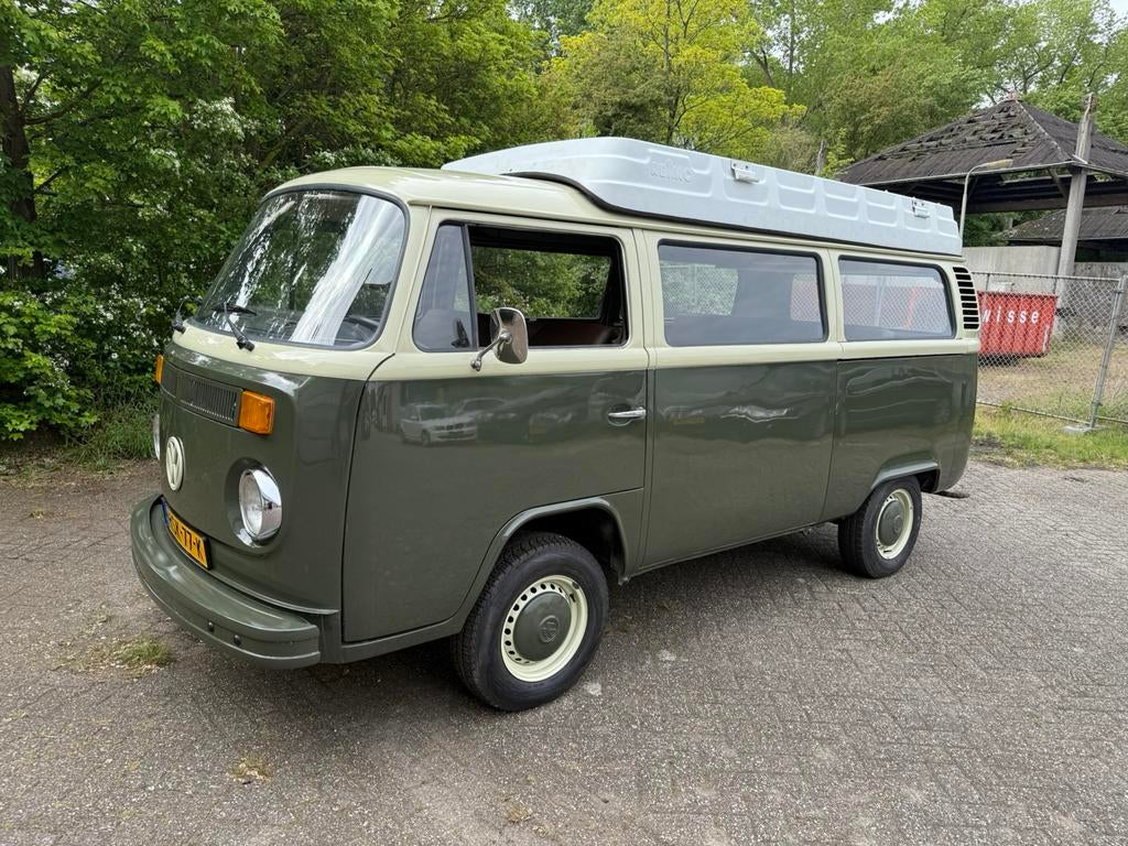 Volkswagen t2b camper 1979 palmgreen sandgreen, 1305 kg, 9 stoelen, 1000 kg, 17 km/l