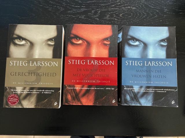 de millennium trilogie - Stieg Larsson, Boeken, Ophalen of Verzenden, Zo goed als nieuw