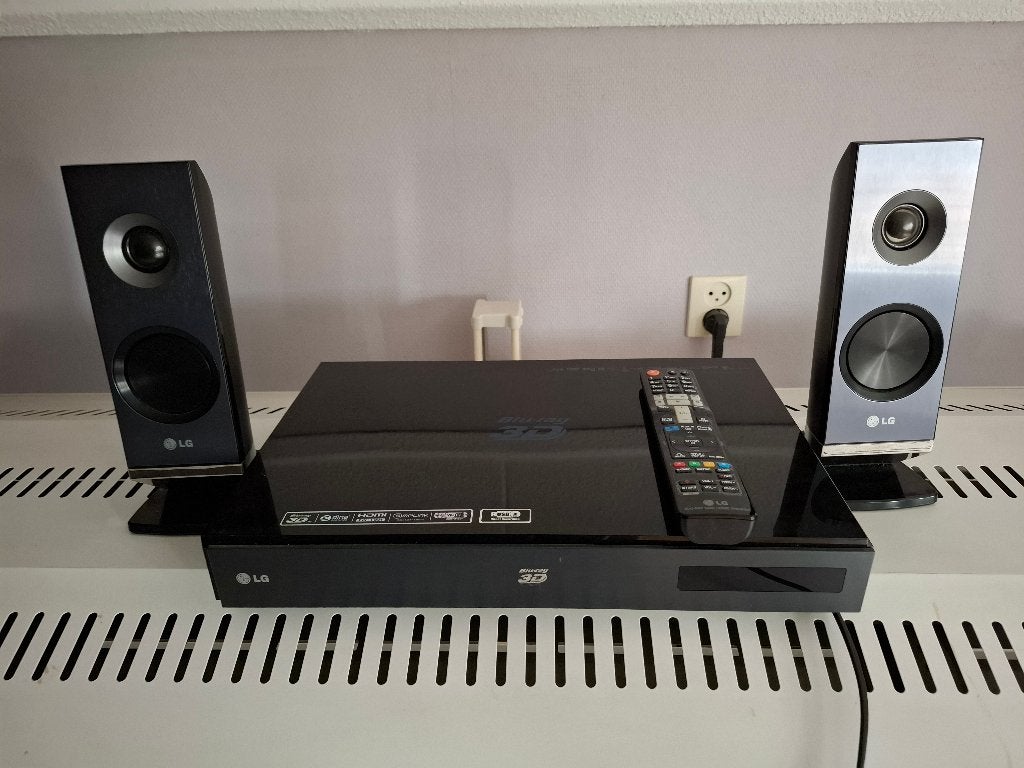 LG 3D Blue-Ray Home Cinema Model HX721, Audio, Tv en Foto, Home Cinema-sets, Gebruikt, 2.1-systeem, Blu-ray-speler, 70 watt of meer