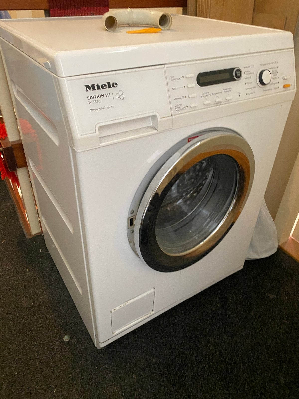 Miele W 5873 Edition 111 Wasmachine - Voorlader, Ophalen, 6 tot 8 kg, Gebruikt, 1600 toeren of meer