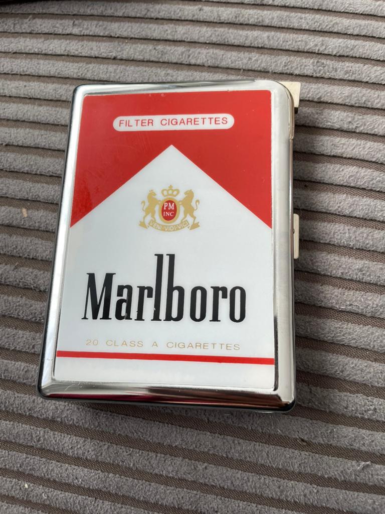 Vintage Marlboro sigaretten box met aansteker nieuw, Ophalen of Verzenden, Zo goed als nieuw, Aansteker