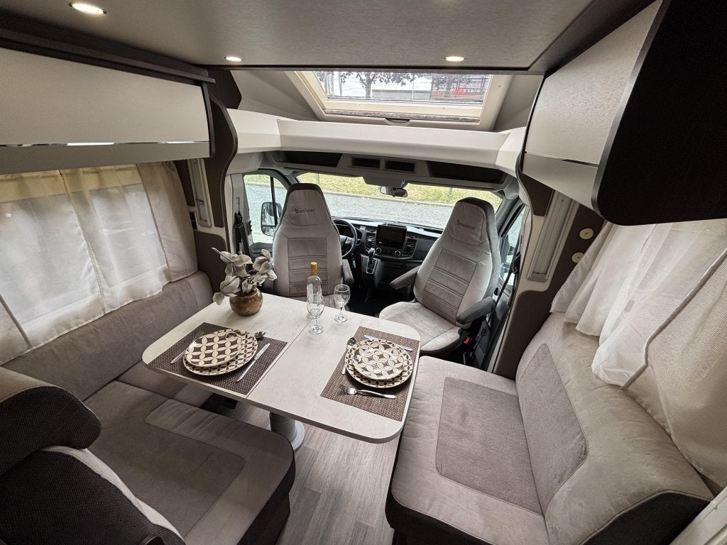 Benimar Tessoro T 494 AUTOMAAT QUEENSBED+HEFBED DAKAIRCO, Caravans en Kamperen, Automaat, Ringverwarming, Ford, Bedrijf