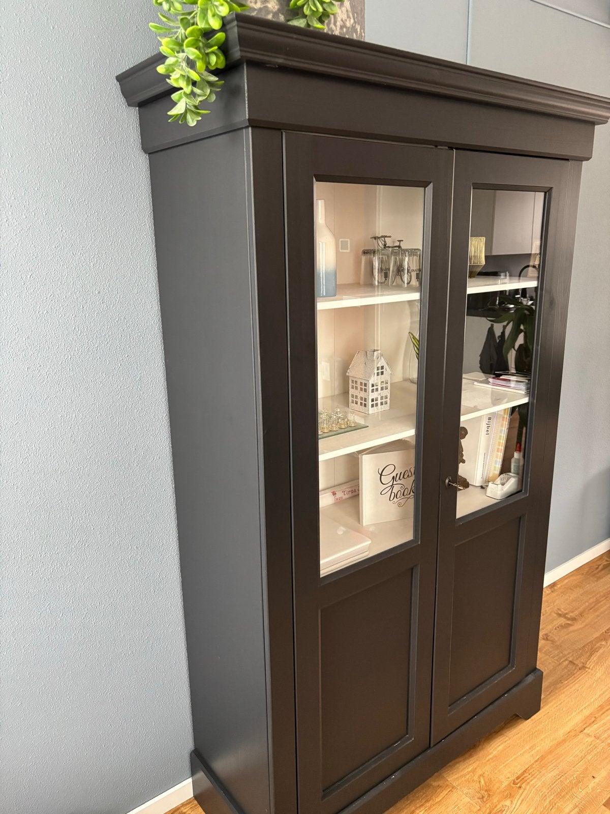 WOOOD Vitrinekast Zwart Grenenhout 191x118x47 cm, Huis en Inrichting, Kasten | Vitrinekasten, Ophalen, Gebruikt, 100 tot 150 cm