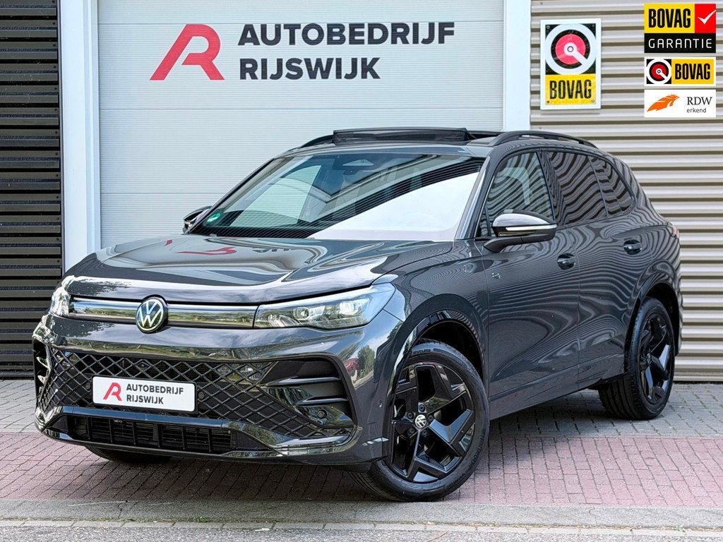 Volkswagen Tiguan 1.5 eTSI R-Line Pano/360/Memory/Leer, Auto's, Volkswagen, 12 maanden, Zwart, 4 cilinders, Automatische klimaatregeling