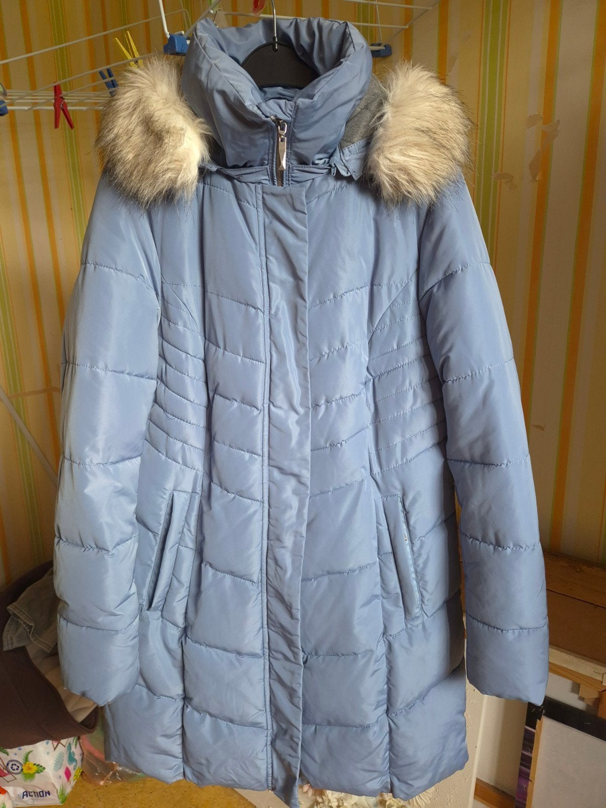 Mooie ijsblauwe winterjas met bont xl, Kleding | Dames, Jassen | Winter, Ophalen of Verzenden, Nieuw, Maat 46/48 (XL) of groter