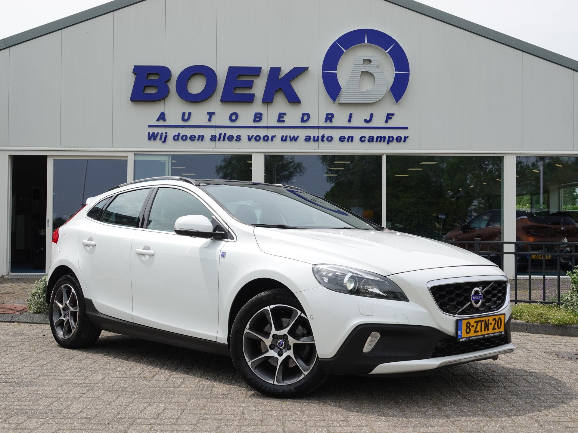 Volvo V40 Cross Country 1.6 T4 180PK Ocean Race PANO | VOL L, Auto's, Volvo, Voorwielaandrijving, Gebruikt, Automatische klimaatregeling
