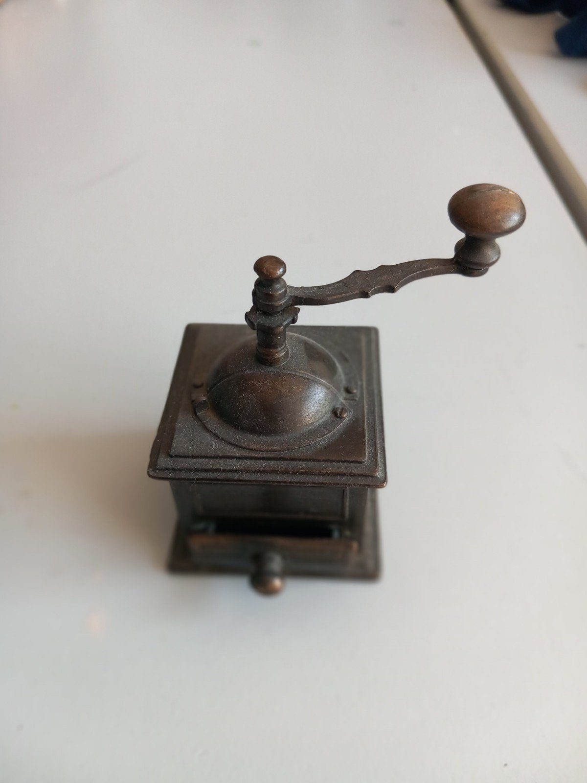 Antieke koperen koffiemolen - Decoratief item puntenslijper, Ophalen of Verzenden