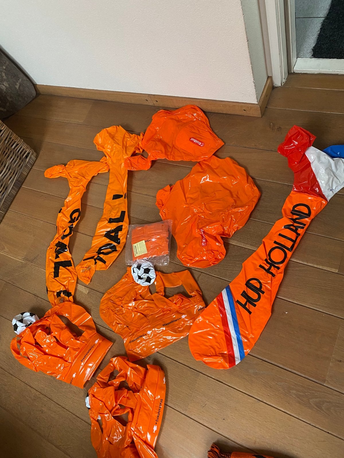 Oranje, Ophalen, Zo goed als nieuw, Oranje of Koningsdag