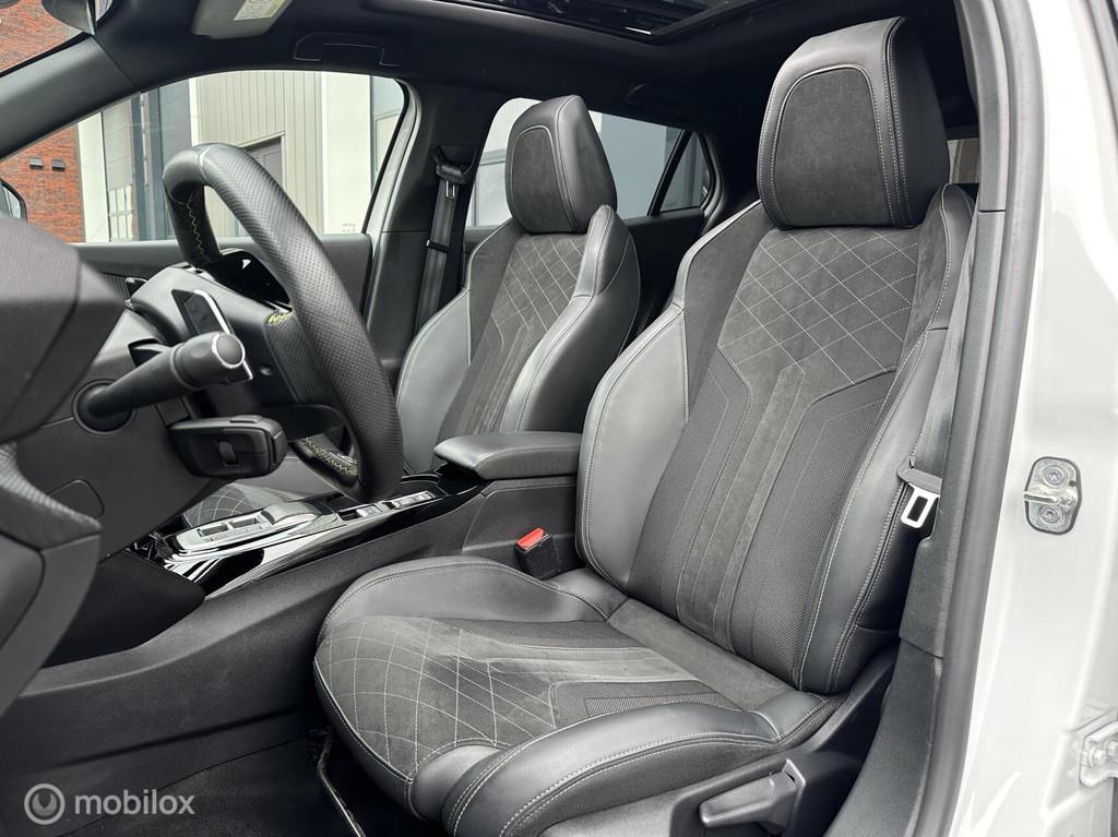 Peugeot 2008 1.2 PureTech GT Pack Panodak Virtual Navi Carpl, Auto's, Peugeot, Automatische klimaatregeling, Zwart, 1199 cc, Wit