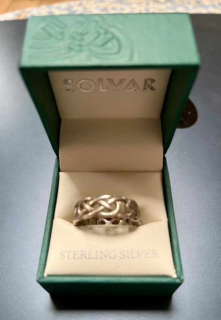 Zilveren Keltische ring, Sieraden, Tassen en Uiterlijk, Ringen, Ophalen, 20 of groter, Zo goed als nieuw, Dame