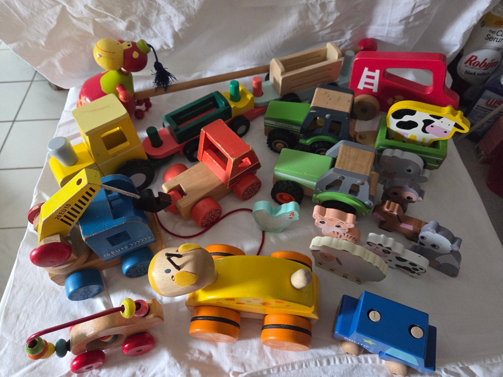 Houten speelgoed o.a. tractor, trein, auto's, duw&trek beest, Ophalen of Verzenden, Gebruikt