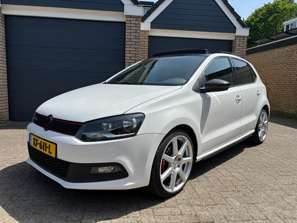 Volkswagen Polo GTI 1.4 TSI 180pk 5drs DSG/pano, Automatische klimaatregeling, 1169 kg, Zwart, 4 cilinders