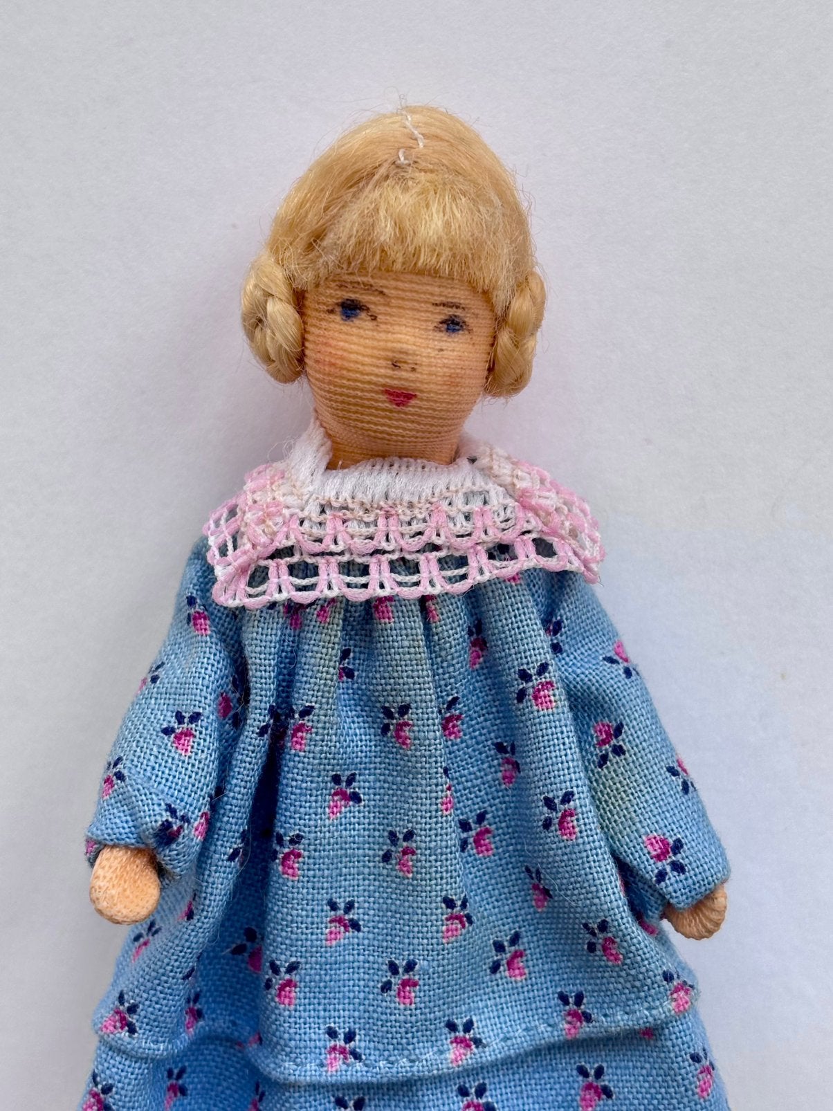 Antique vintage Erna Meyer popje pop miniatuur poppenhuis, Verzamelen, Ophalen of Verzenden, Zo goed als nieuw, Pop