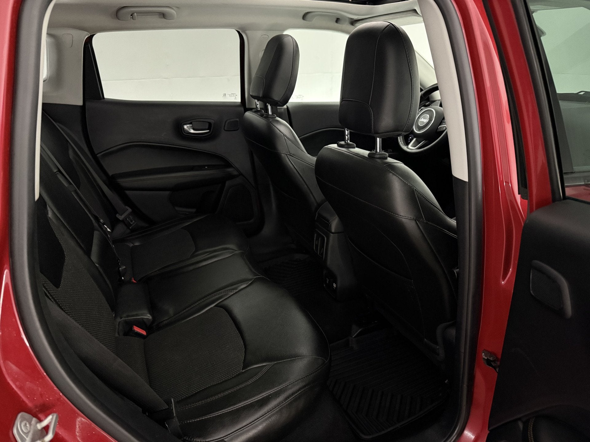 Foto 36 van Jeep Compass 1.4 MultiAir Limited 4x4 170PK | Pano | Beats A