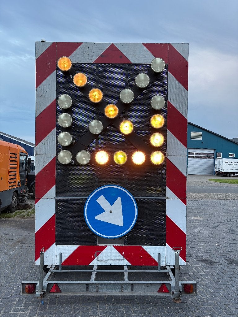 Te koop Actiewagen, pijlwagen, voorwaarschuwingswagen