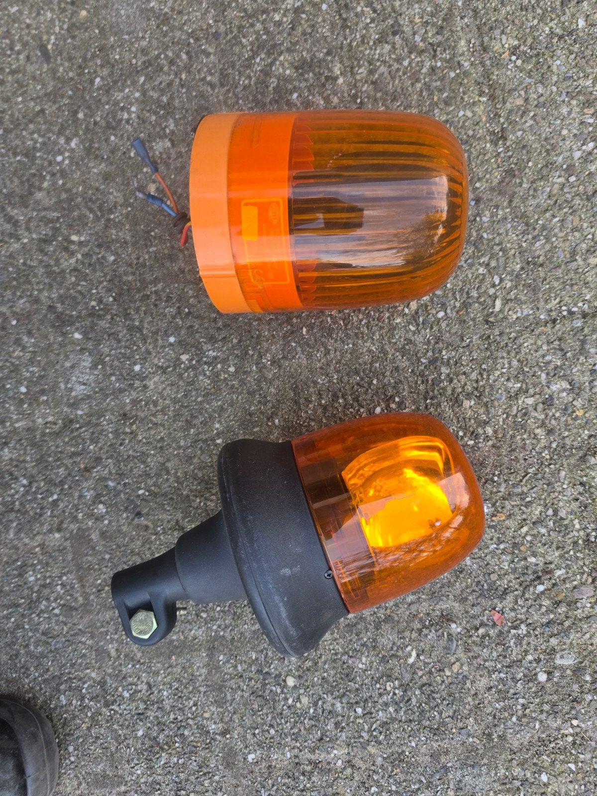 2 zwaailichten, Ophalen