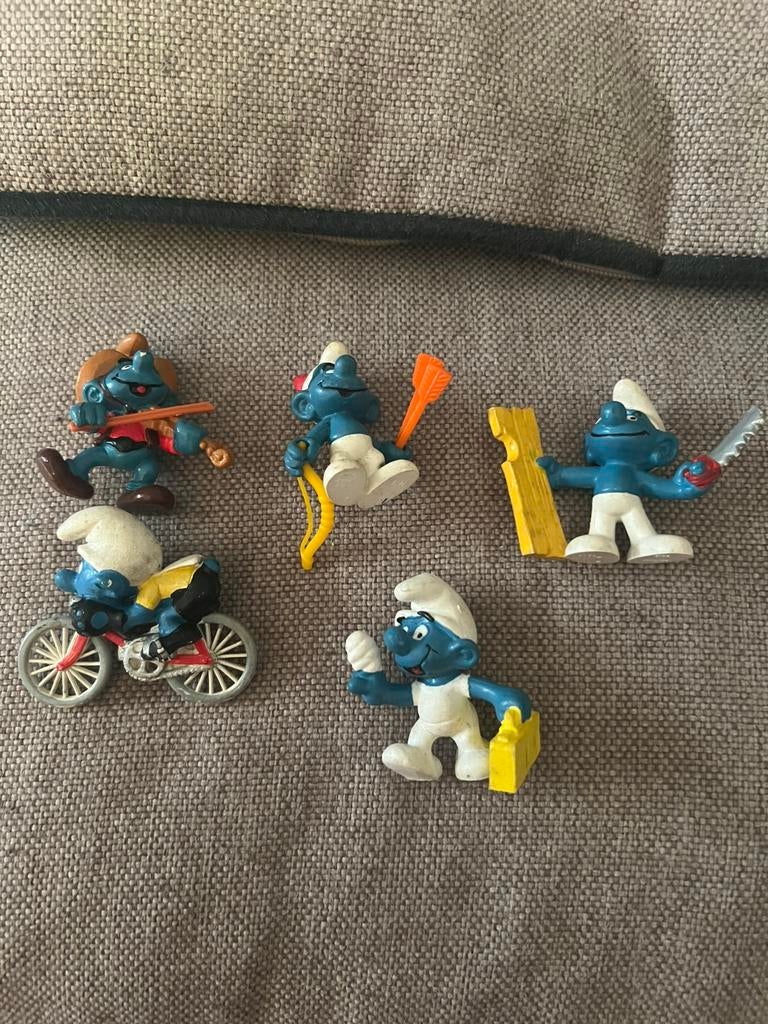 5 oude vintage smurfen, Verzamelen, Smurfen, Ophalen of Verzenden, Zo goed als nieuw, Verschillende Smurfen