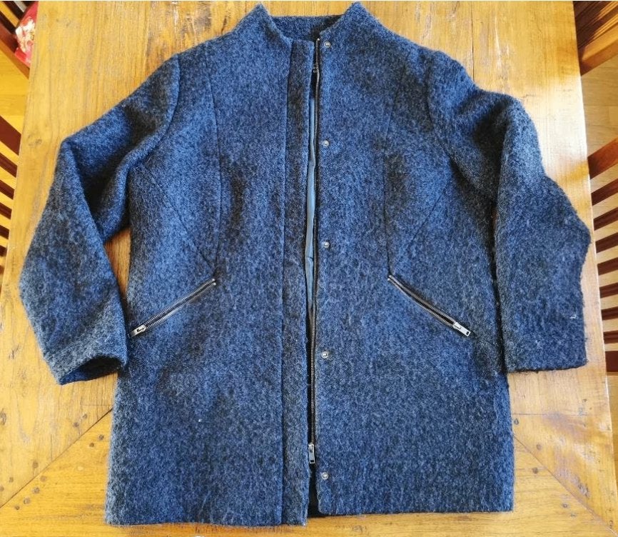 Donkerblauwe Jas. Merk: Outerwear C & A., Blauw, Maat 42/44 (L), Ophalen of Verzenden, Zo goed als nieuw