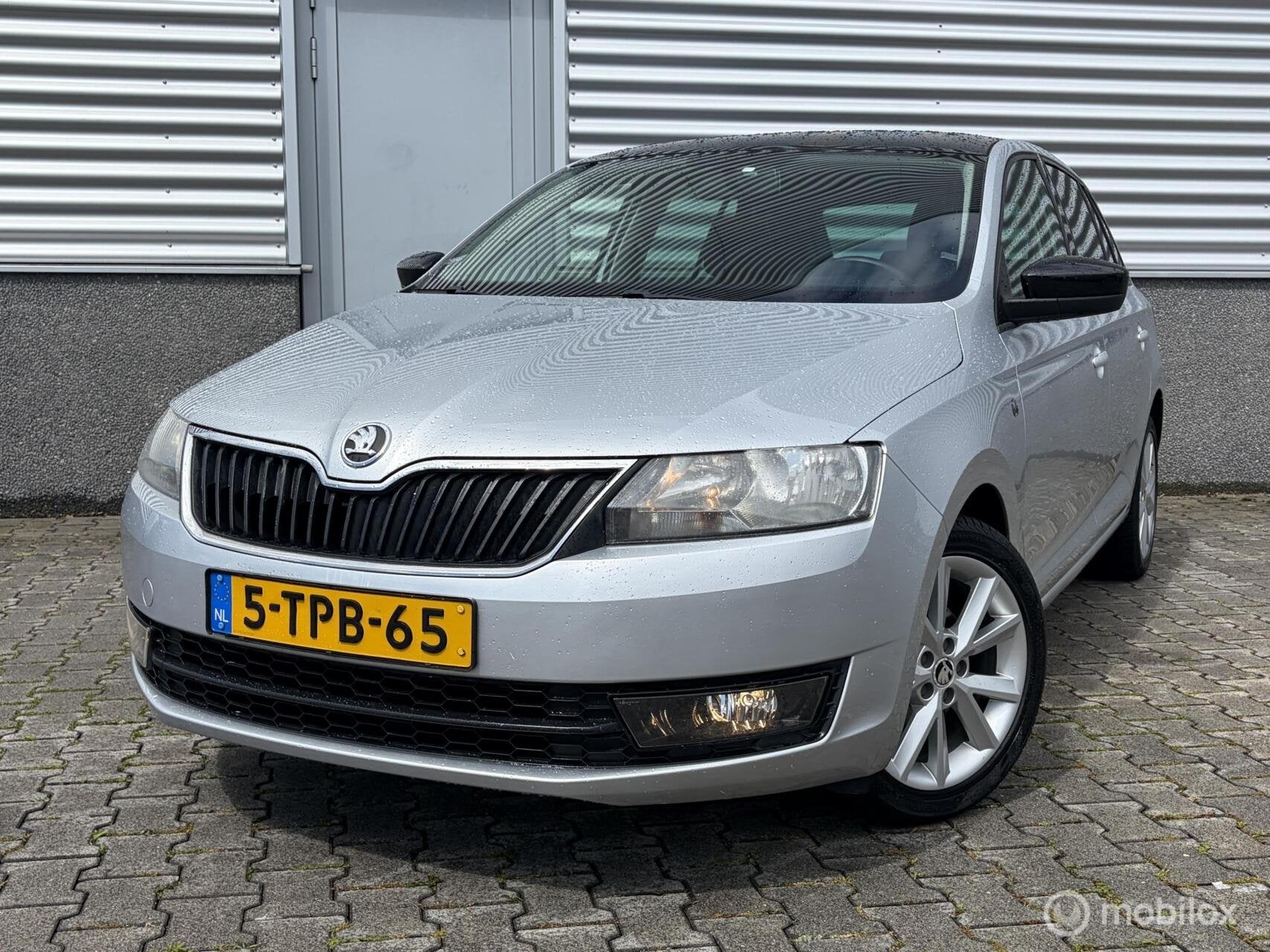 Skoda Rapid Spaceback 1.2 TSI Businessline Pro,Pano,DAB,Navi, Auto's, Voorwielaandrijving, Euro 5, Gebruikt, Zwart