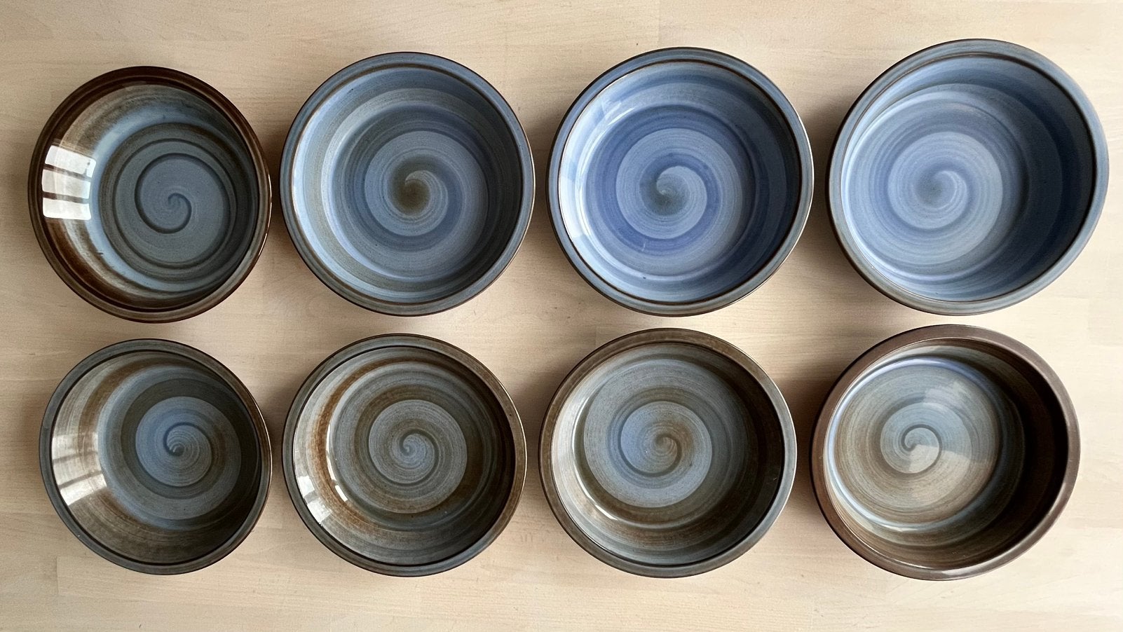 Ambacht Volendam 8 diepe borden blauw geglazuurd, Ophalen of Verzenden, Zo goed als nieuw, Bord(en), Overige stijlen