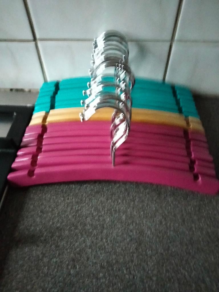 baby kleerhangertjes, Ophalen of Verzenden, Zo goed als nieuw