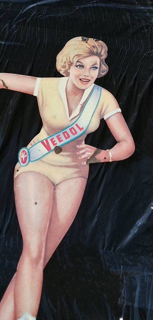 Vintage Veedol pin up girl, olie reclamebord️., Reclamebord, Gebruikt, ., Ophalen of Verzenden