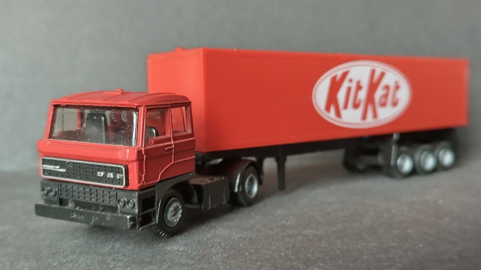 Daf 3300 Kit Kat 1:87 Efsi Holland Pol, Efsi, Zo goed als nieuw, Efsi, Bus of Vrachtwagen