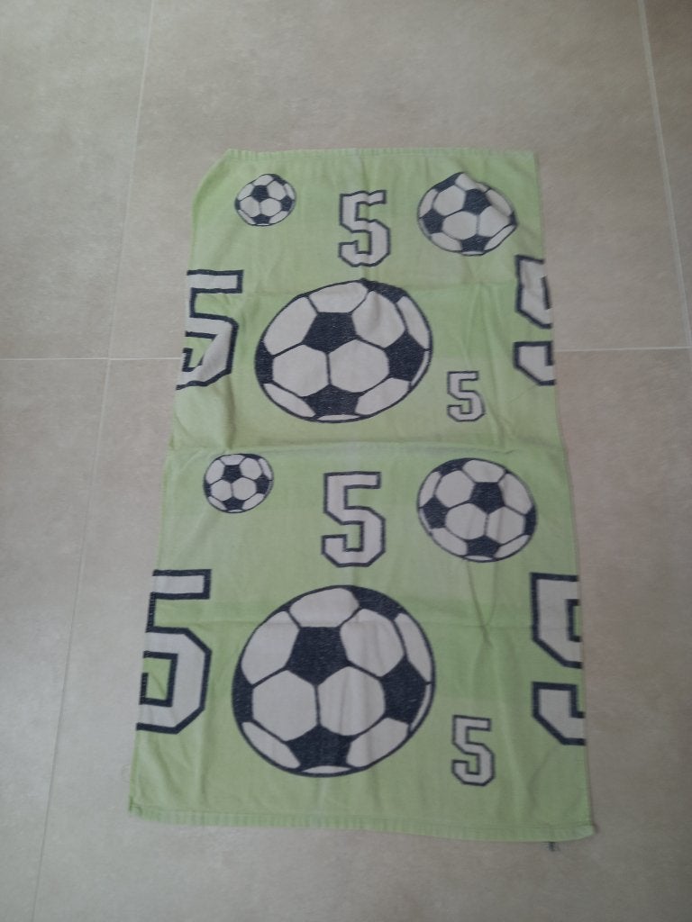 Badhanddoek Voetbal, Gebruikt, One size, Ophalen of Verzenden, Zwem-accessoire