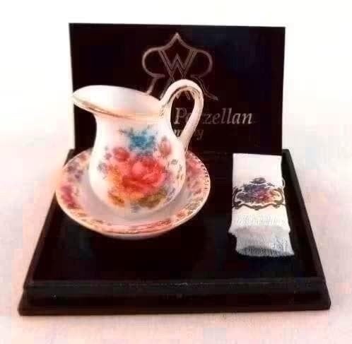 Reutter Porzellan Miniatuur Wasstel met Kan en Handdoek, Verzamelen, Ophalen of Verzenden, Poppenhuis