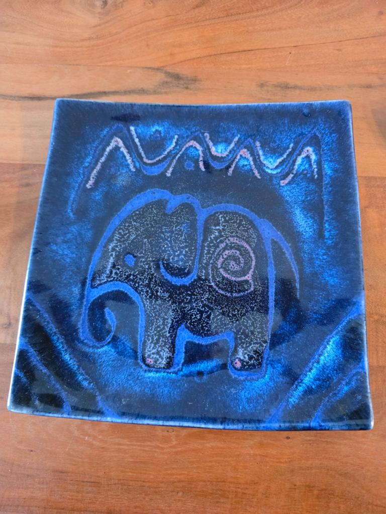 keramische schaaltje met een blauwe olifant, Antiek en Kunst, Antiek | Wandborden en Tegels, Ophalen of Verzenden