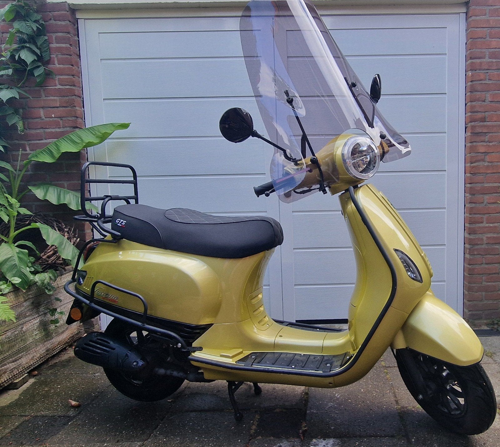 GTS Toscana pure  Scooter - , 2372 km  lichte gebruikschade, Zo goed als nieuw, Benzine, Ophalen, Overige merken