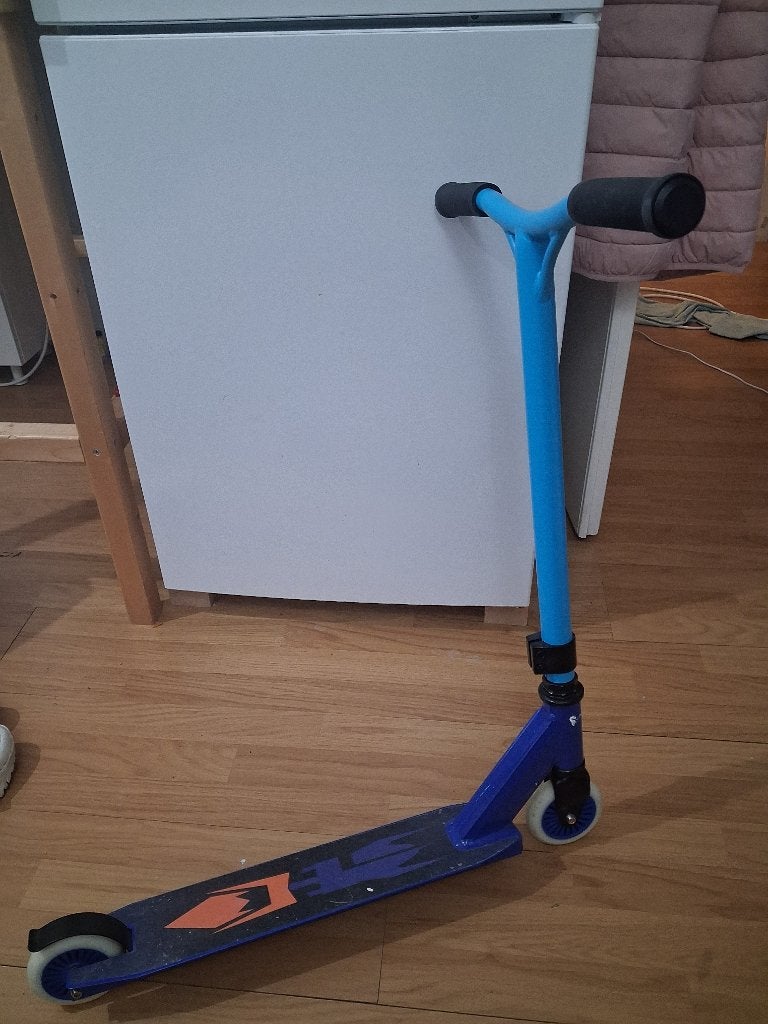 Stuntstep, Fietsen en Brommers, Steps, Ophalen, Zo goed als nieuw, Gewone step