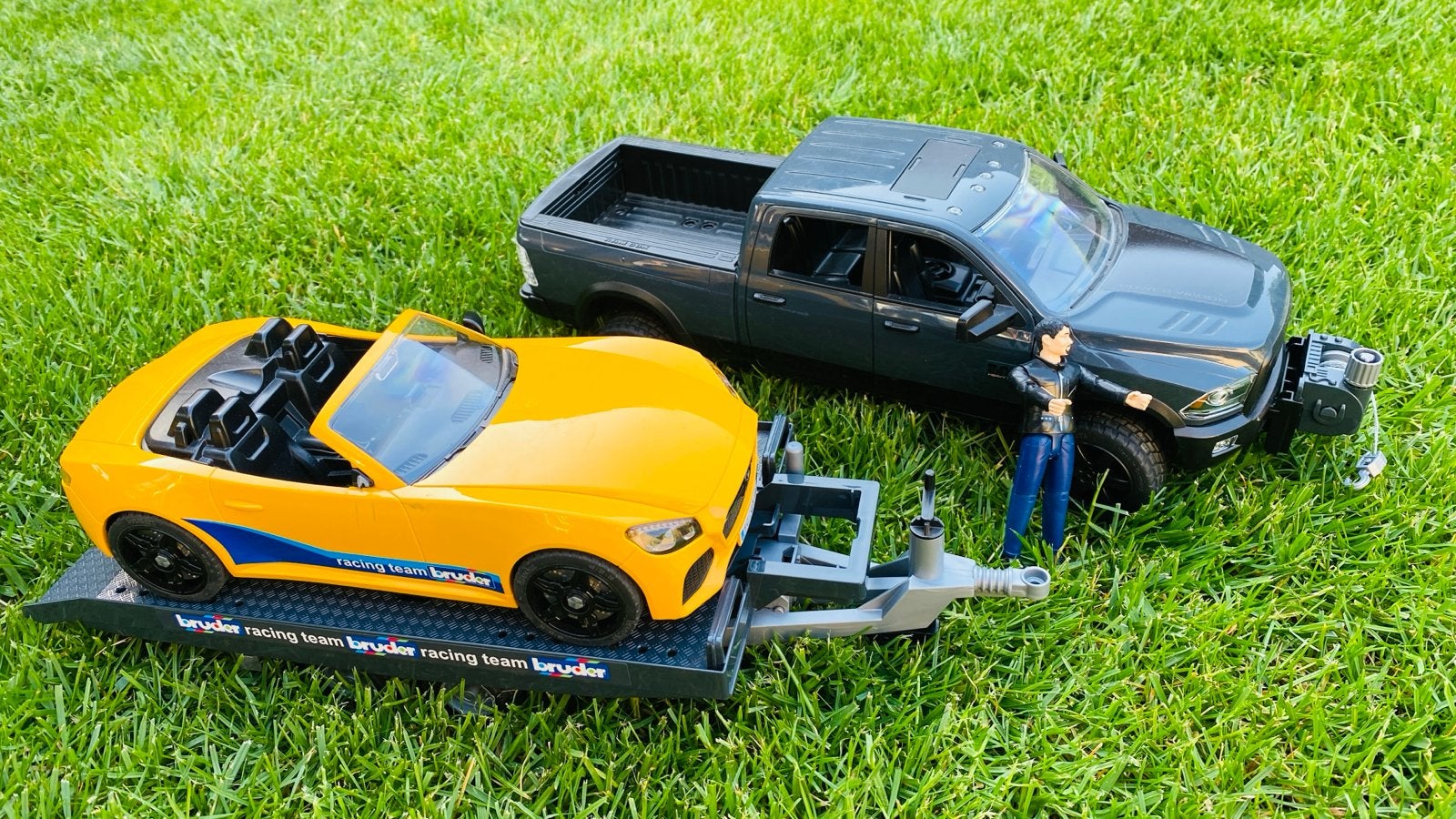 Bruder Ram pickup met autolader, auto en poppetje, Kinderen en Baby's, Speelgoed | Speelgoedvoertuigen, Ophalen of Verzenden, Zo goed als nieuw