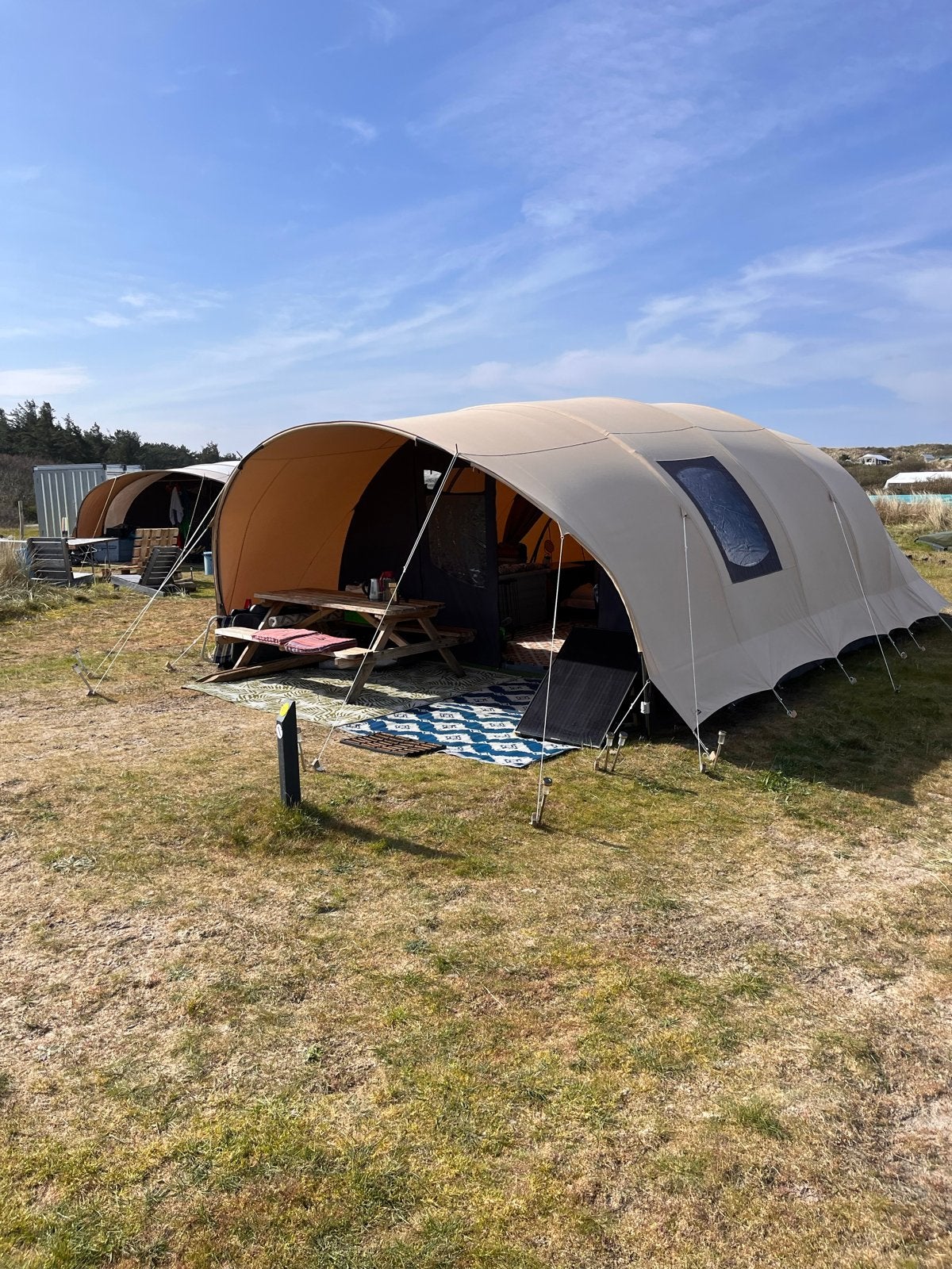 De Waard 6-persoons tunneltent (schimmel/gaatjes), Caravans en Kamperen, Tenten, Ophalen, Gebruikt, Tot en met 6