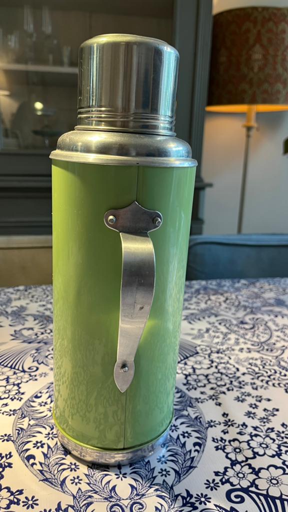 Oude thermoskan mintgroen, Ophalen