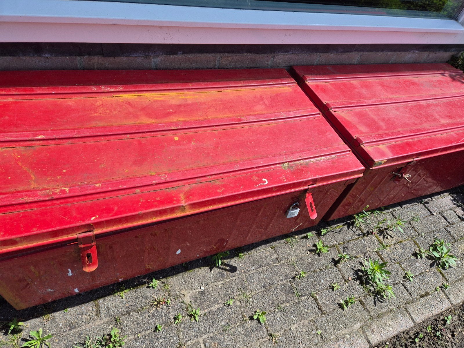 Metalen kist, Ophalen