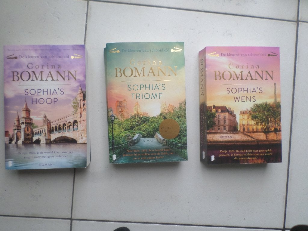 COMPLETE SERIE DE SCHOONHEID VAN KLEUREN v CORINA BOMANN, Boeken, Romans, Ophalen of Verzenden, Gelezen, Corina Bomann