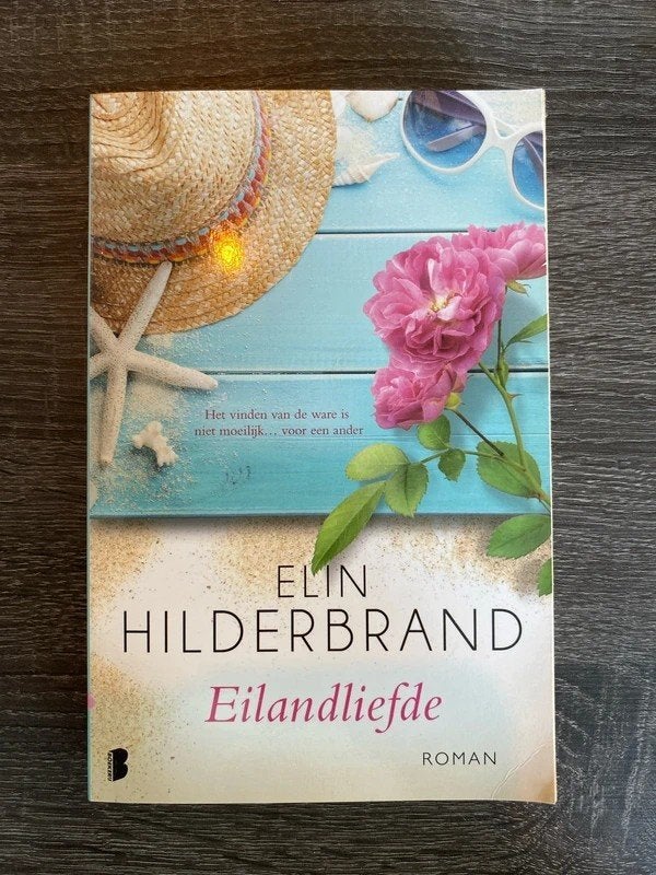 Eilandliefde - Elin Hilderbrand (Roman), Boeken, Ophalen of Verzenden, Gelezen, Elin Hilderbrand, Nederland