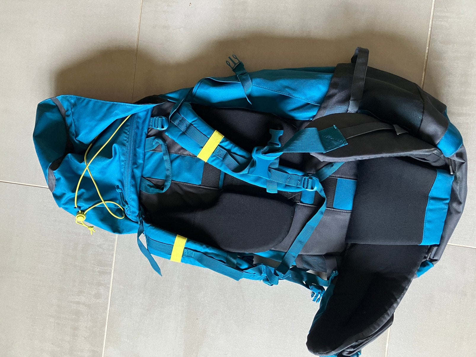 Decathlon backpack Forclaz 60, Overige merken, 40 cm of meer, Zo goed als nieuw, 60 cm of meer