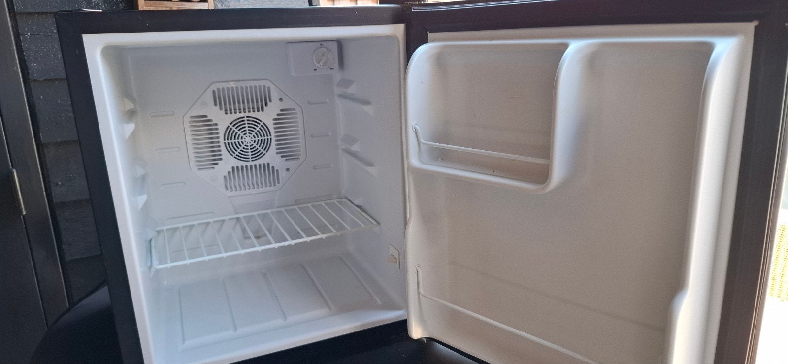 Compacte minibar koelkast - Ideaal voor kleine ruimtes, Ophalen, Gebruikt