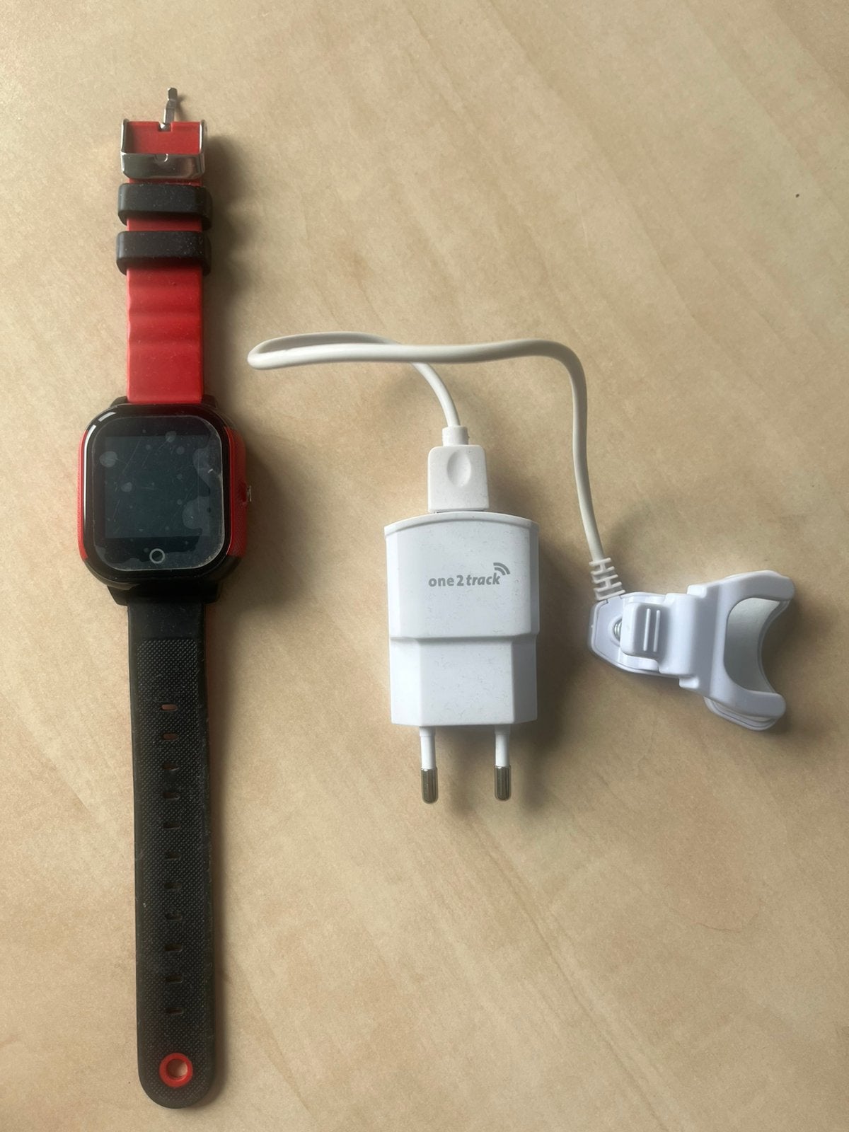 Heel fijn kinderhorloge met track and trace! Merk: One2track, Ophalen, Gebruikt, Jongen of Meisje