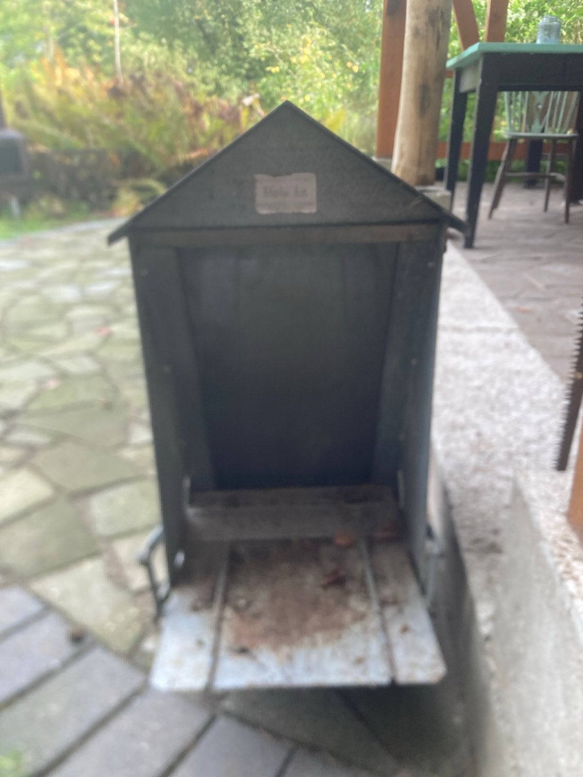 Silo voor kippen voer, Ophalen