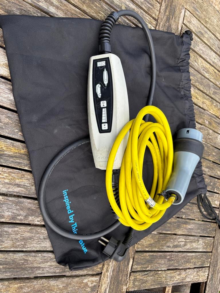 Granny charger VW, Auto diversen, Laadpalen, Ophalen of Verzenden, Gebruikt, Laadkabel