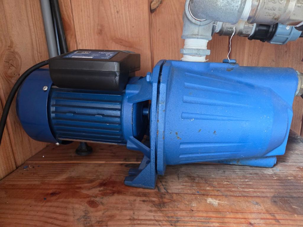 Hydrofoorpomp voor tuinberegening gardena kin pump leo pomp, Ophalen of Verzenden, Gebruikt, Elektrisch, Hydrofoorpomp