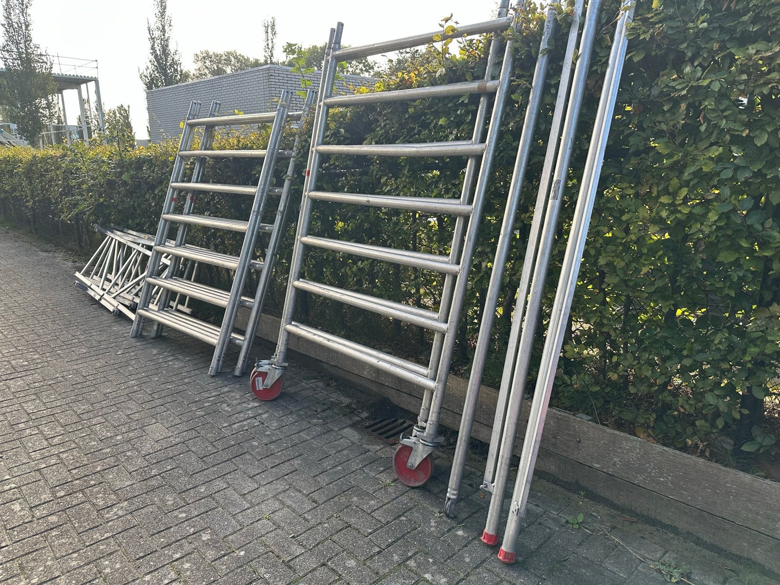 Altrex RS 4 Rolsteiger 135x245 met luik en wielen, Doe-het-zelf en Verbouw, Ophalen, Gebruikt, Rolsteiger of Kamersteiger, 5 meter of hoger